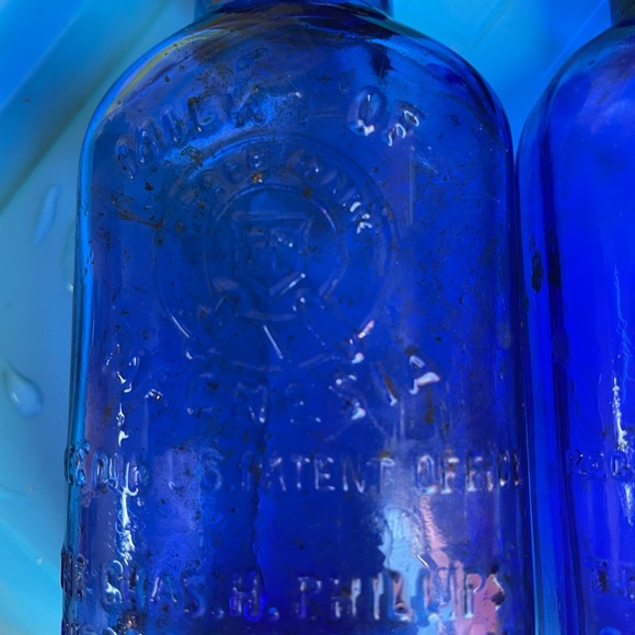 Vintage Embossed Cobalt Blue Glass Bottle Phillips Milk Magnesia Set 2 1906 CT - Picture 4 of 6